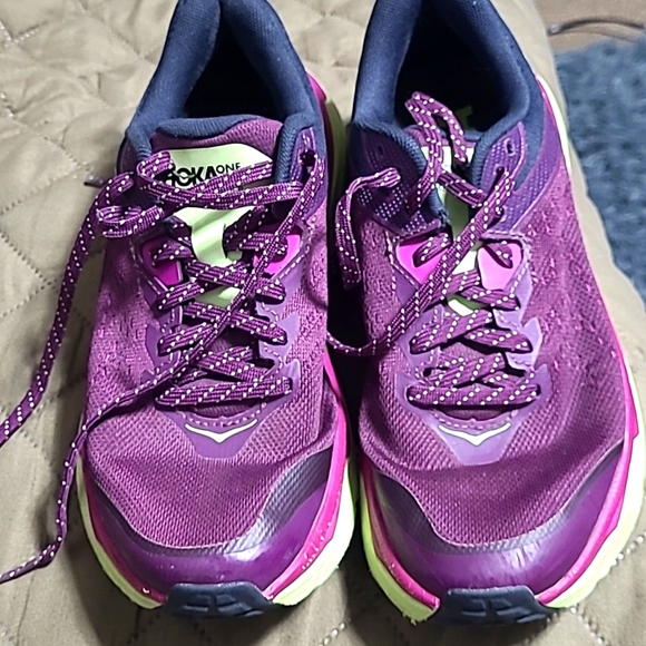 Hoka Shoes - Hoka Women's Challenge sneakers size 8